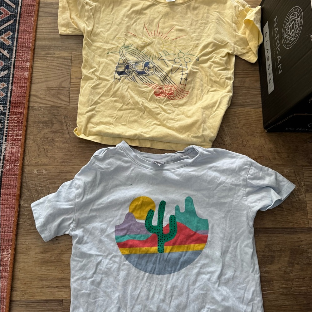 Hanna Andersson Yellow and White Graphic T-Shirts size 140 (10)